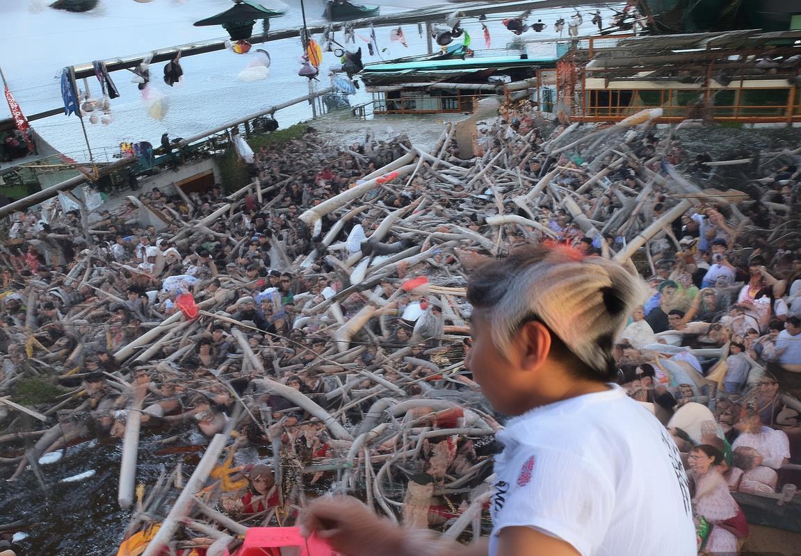 皇马1-1赫罗纳爆冷，西甲冠军悬念再起，皇家马德里客场遇阻